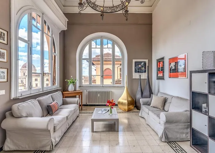 Napoleone 2 Bedroom Apartment *